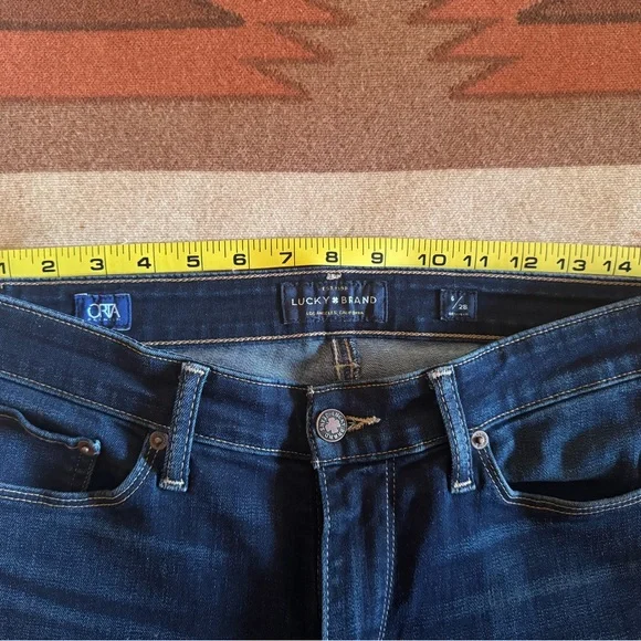 Lucky Brand🍀 Women’s Mid-Rise Sweet Bootcut jeans. Size 6/28 - Picture 10 of 13